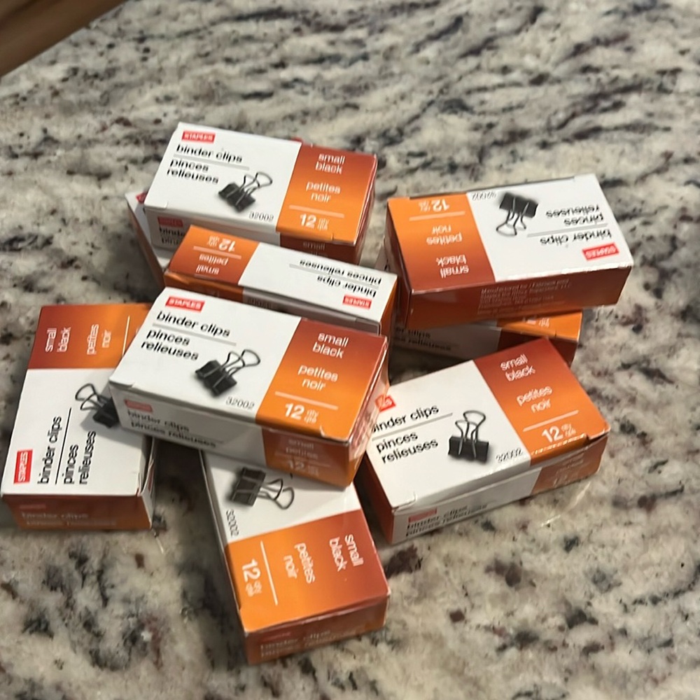 Bundle of 9 boxes of 12 new staples binder clips